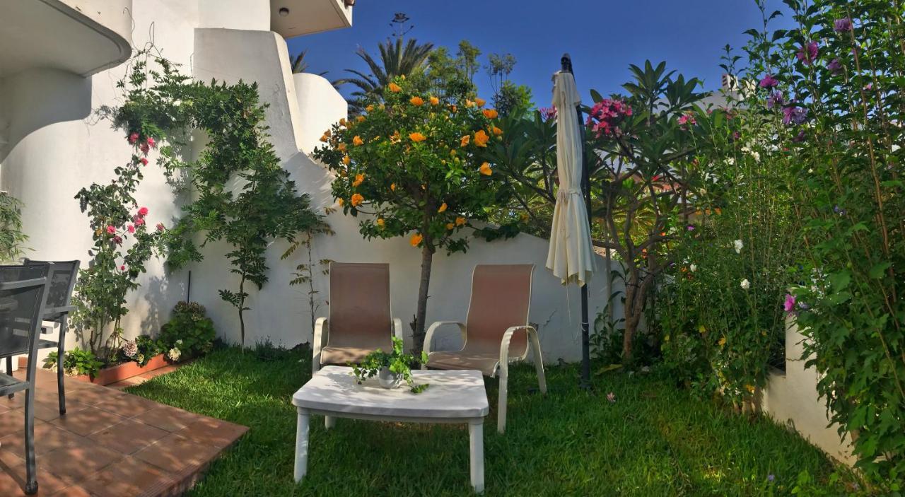 Beachfront Oasis In Costa Del Sol. Калета-де-Велес Екстер'єр фото